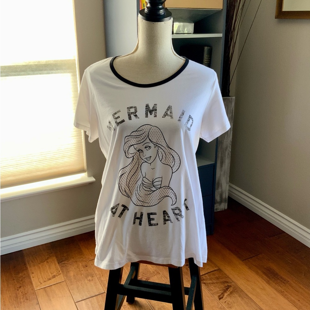 UNIQLO Little Mermaid T-shirt XL